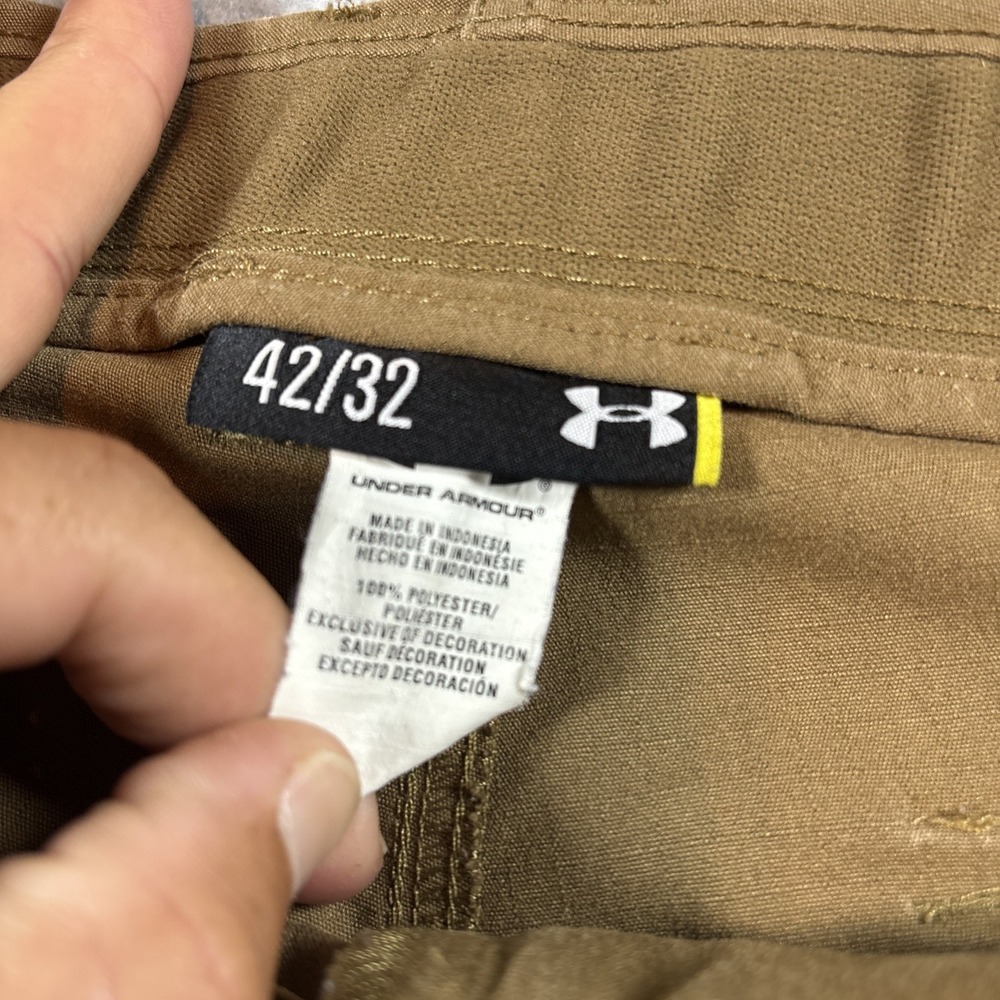 Under Armor Men's Khaki Tactical Cargo Pants 42x32 Hiking Work Excellent - Picture 7 of 15